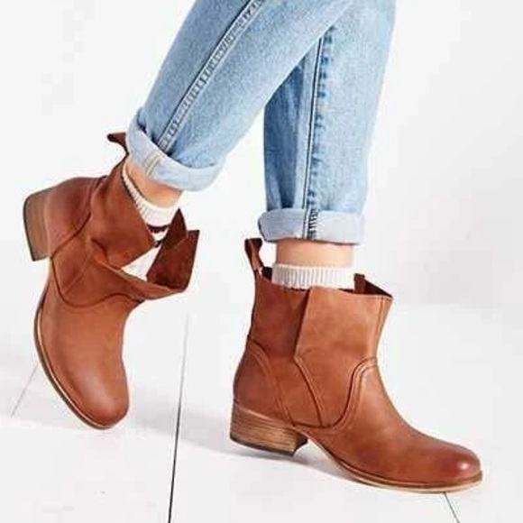 Ecote’ Leather Overlap Ankle Boots - Picture 1 of 10